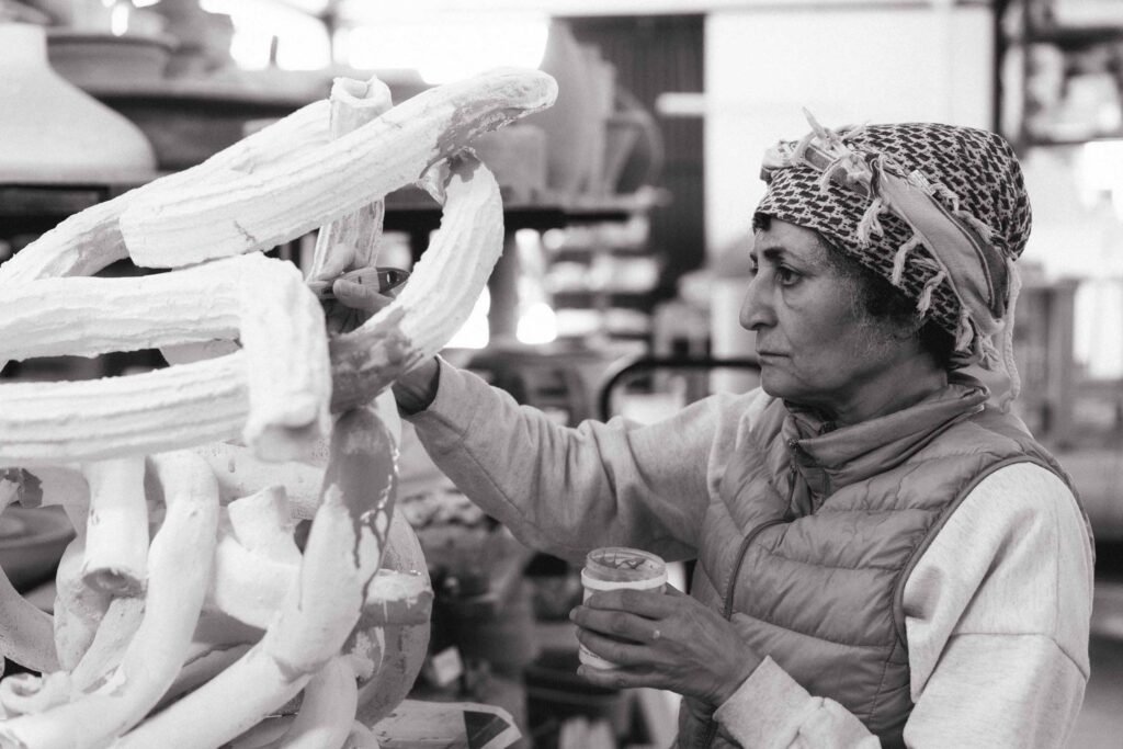 Visita a la exposición «Ghada Amer. Sculpture Since 1991»