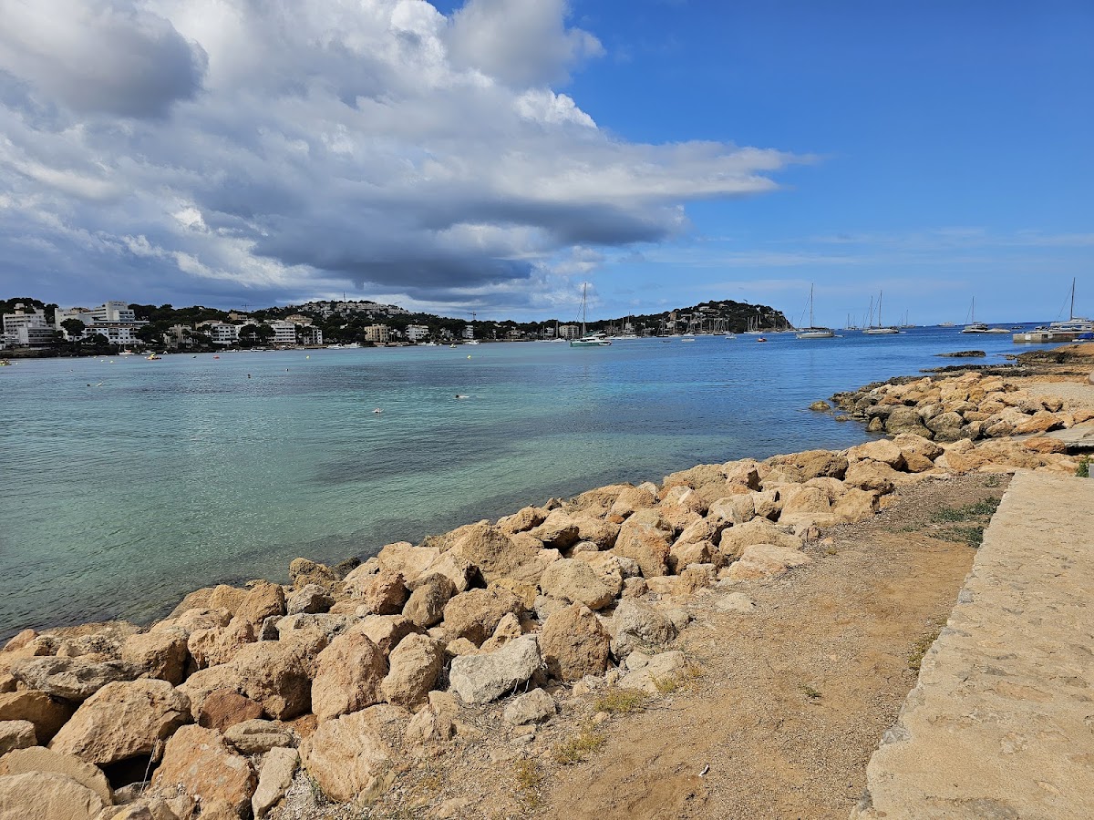 Praia pequena de Santa Ponça