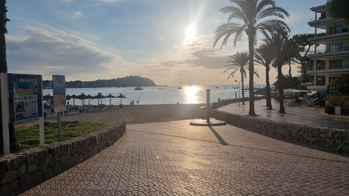 Praia pequena de Santa Ponça