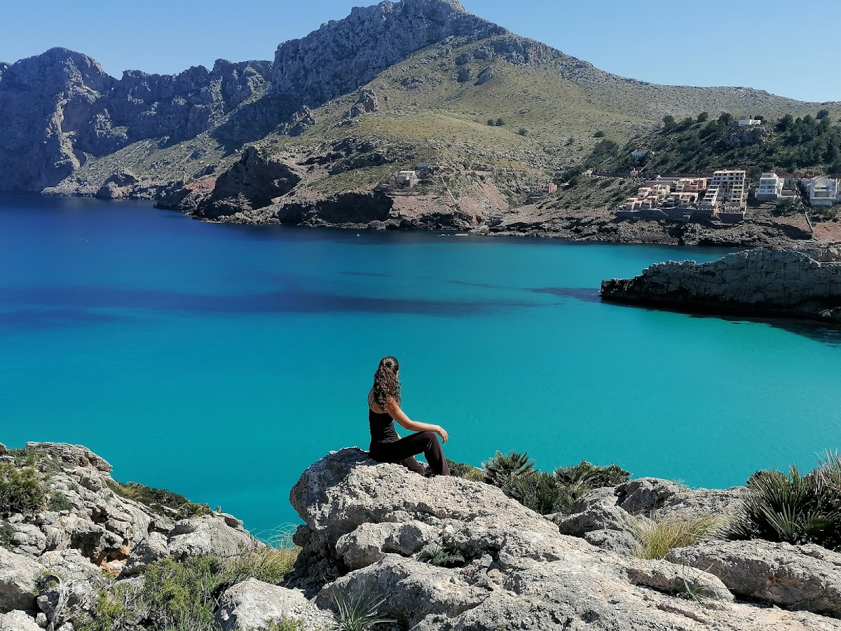 Ritiro di Yoga sulla Spiaggia Mallorca Sandra Van Olmen