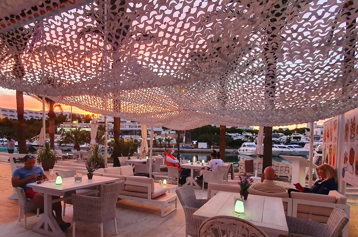 Båthus Bar
