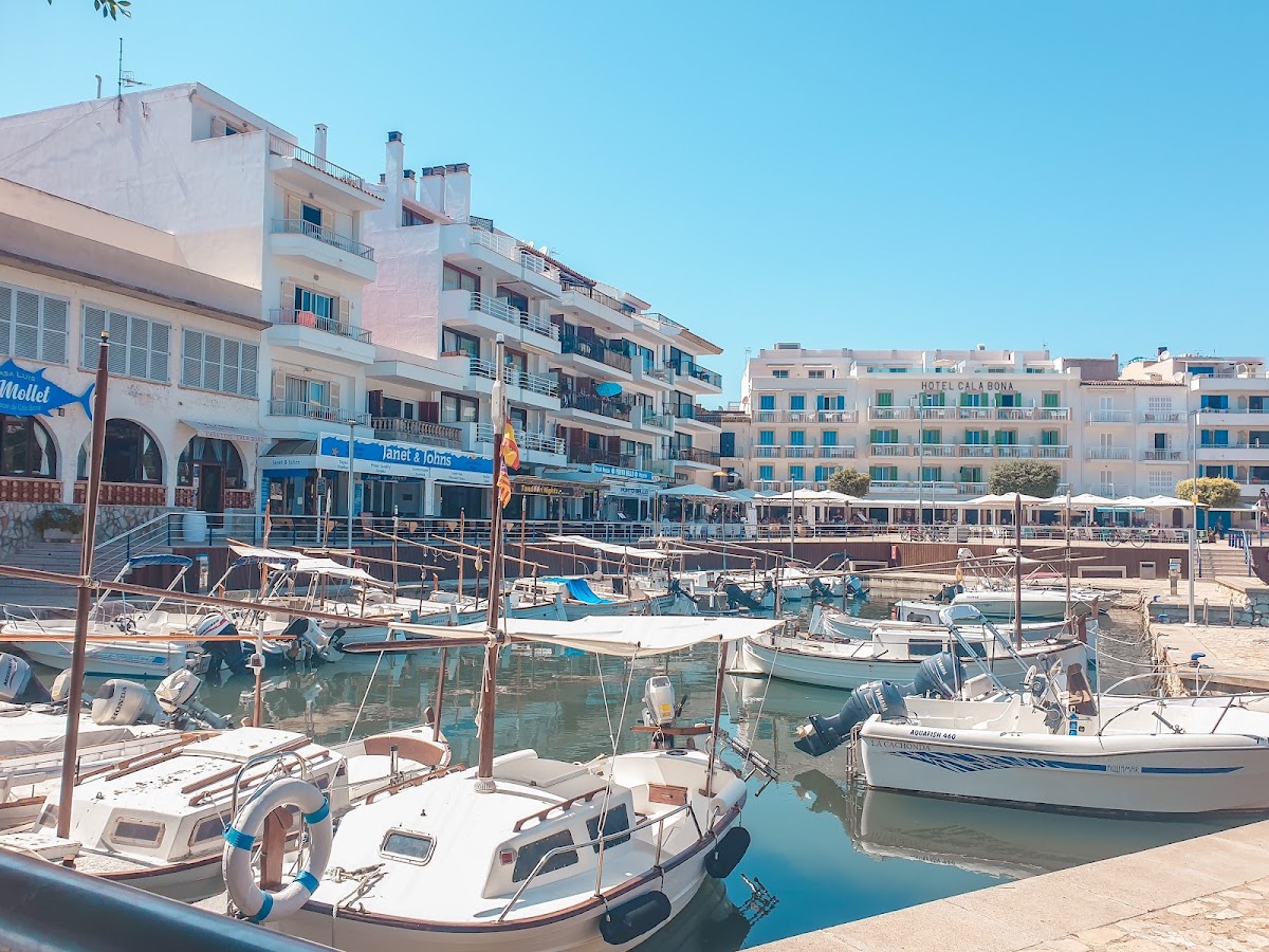 Port de Cala Bona