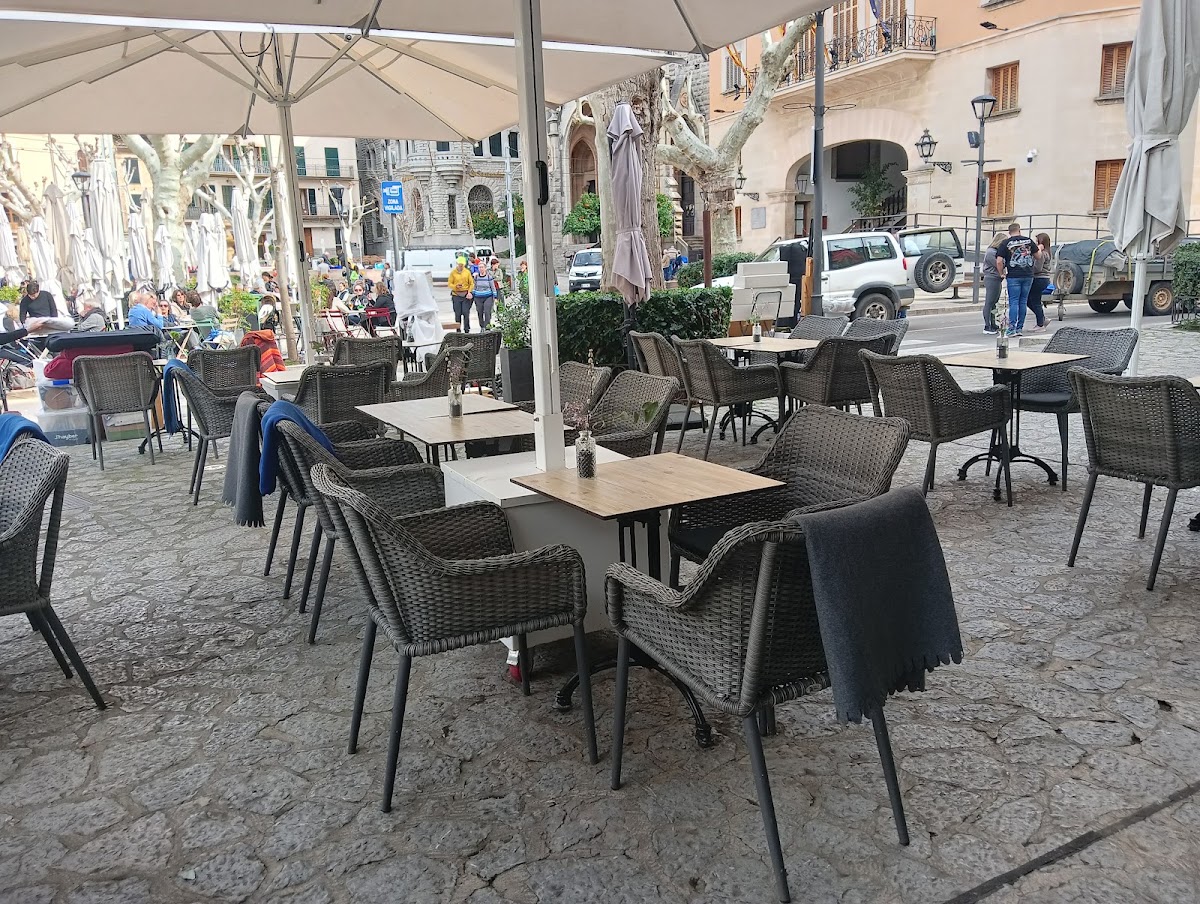 Le Petit BISTRO/RESTAURANT