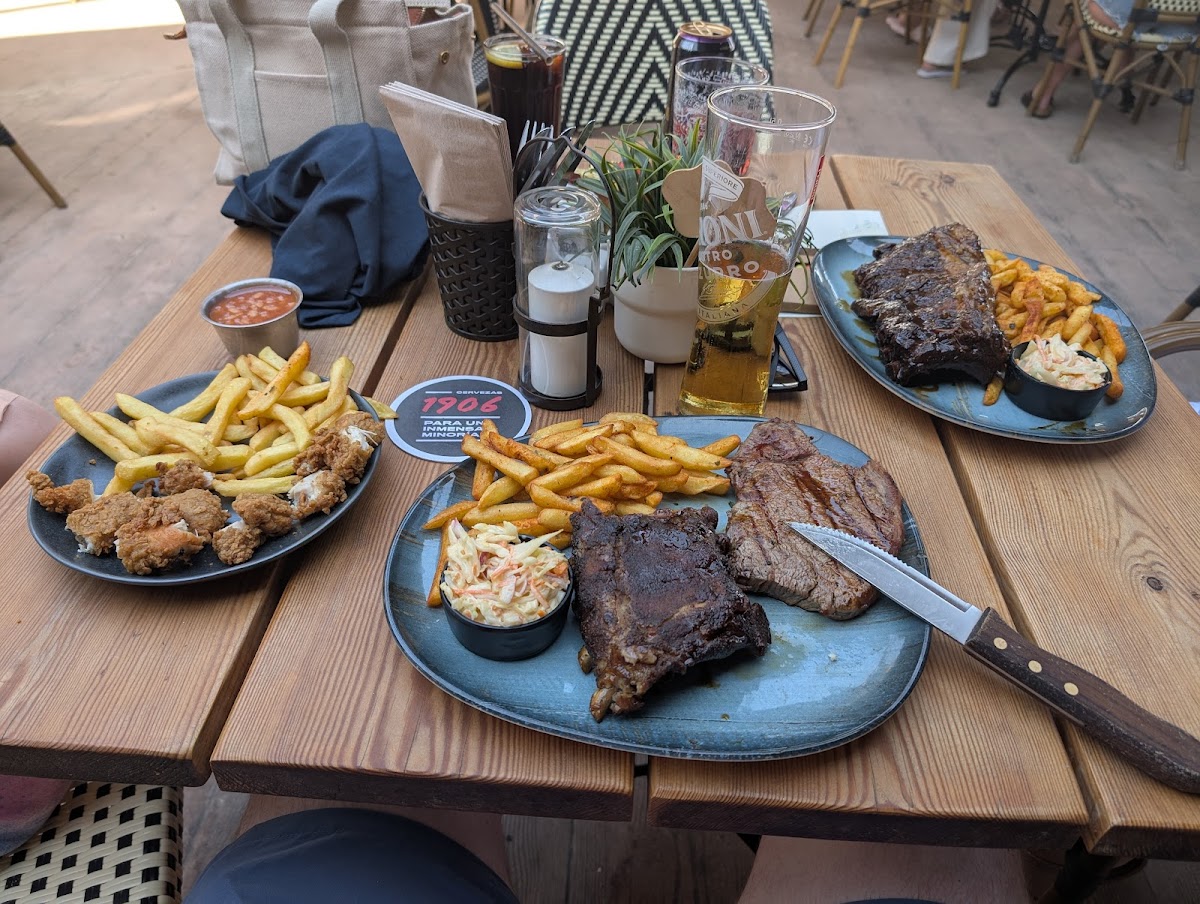 Blackbeard's Beach Bar & Grill