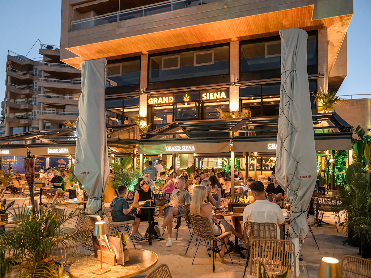 Grand Siena - Restaurante & Cocktail Bar