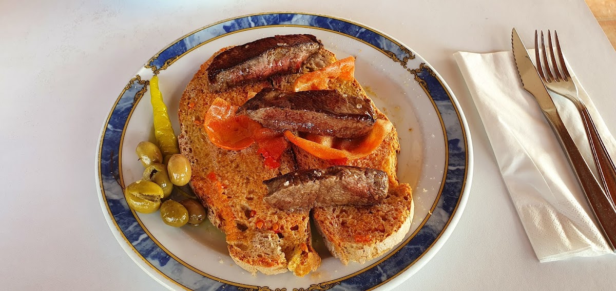Restaurant "Es Revolt"
