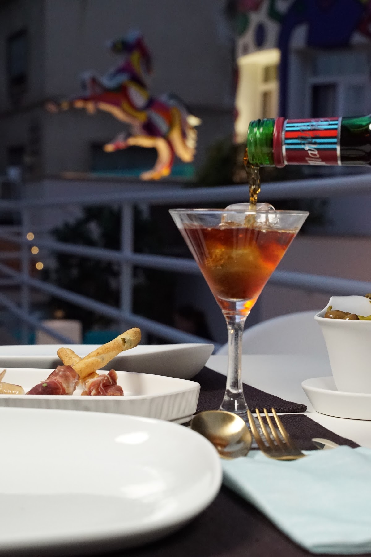 ARTWALL Bar - Restaurante