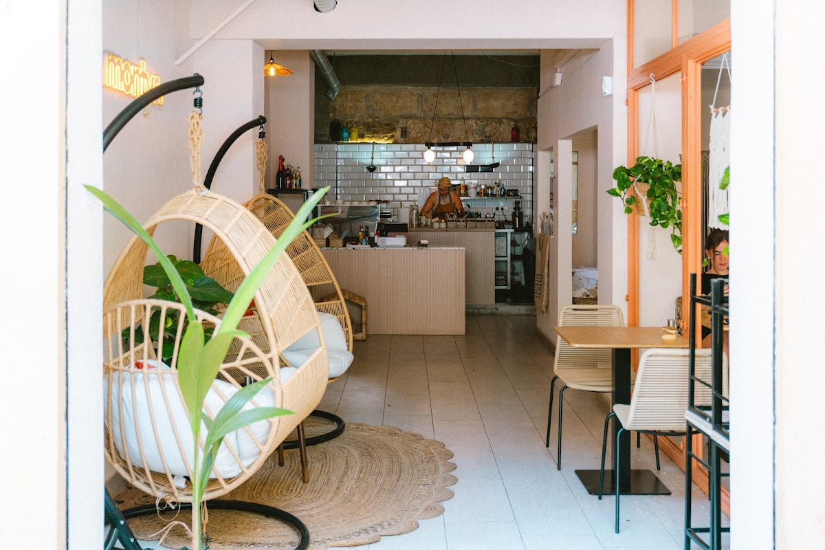 Montys Café
