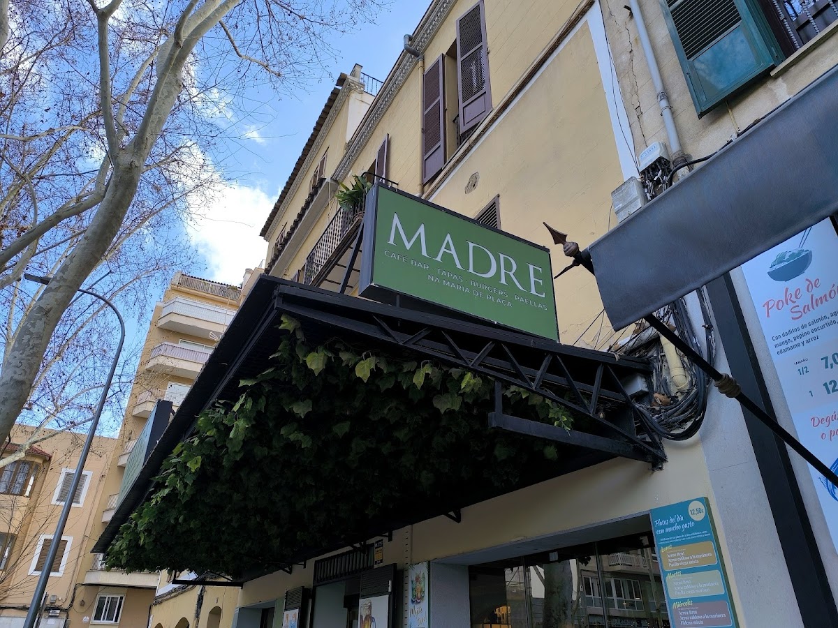 Madre Café Bar - Tapas & Burger