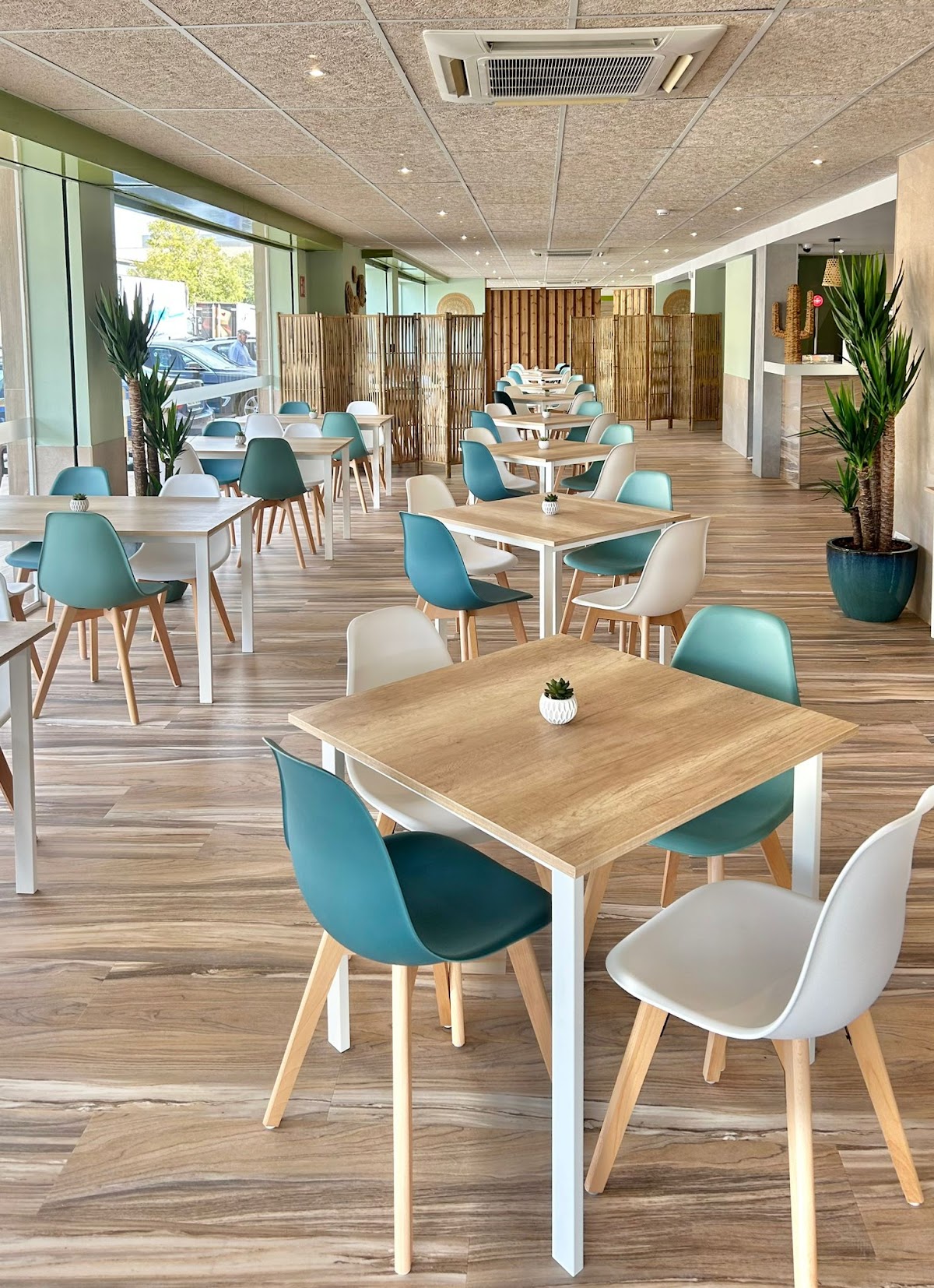 Que Bo Kafé & Restaurant