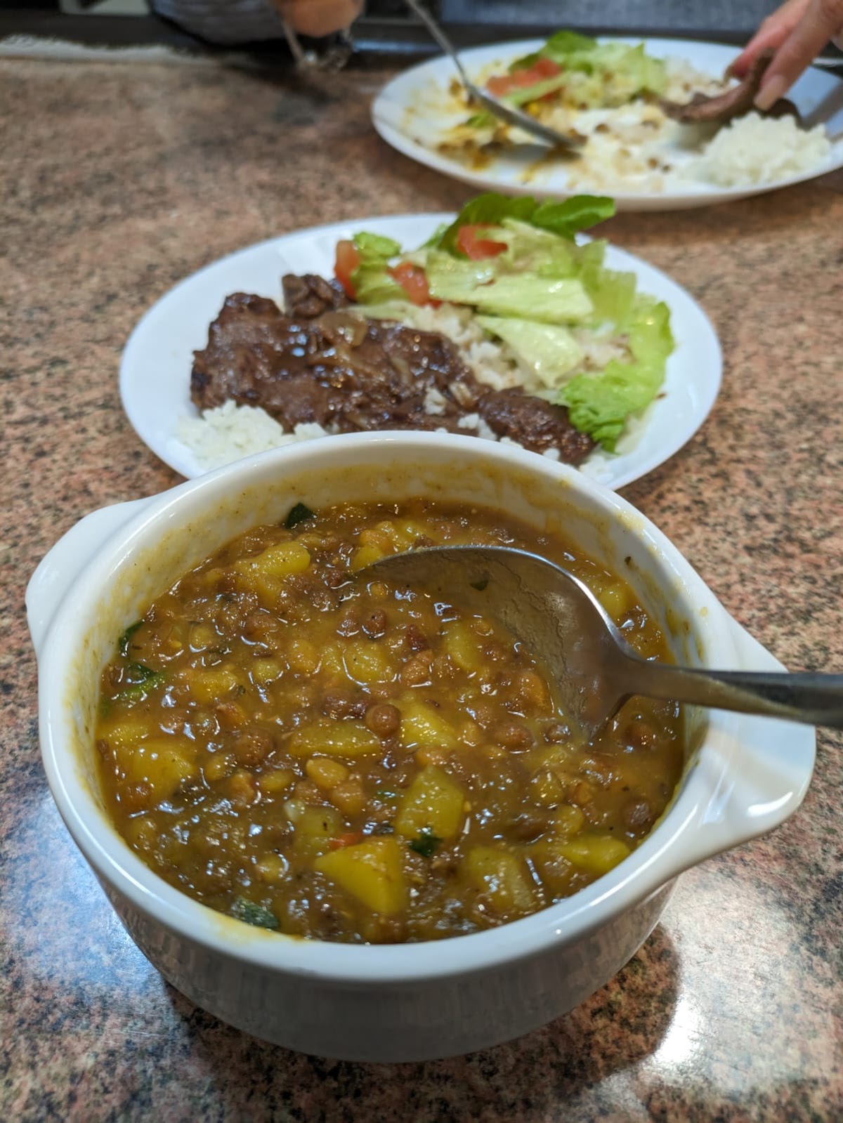 La Caleñita comida colombiana