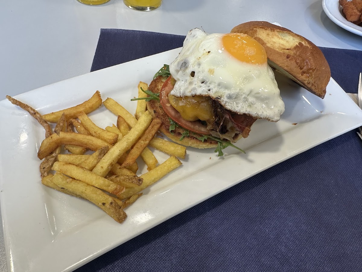 Plató Asima | Kafeteria Restaurang
