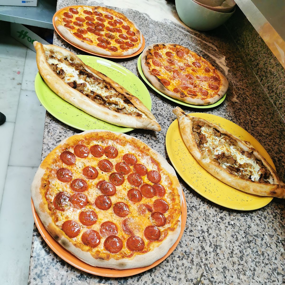 pizza + tyrkisk bar Kebab y Pizza Restaurant