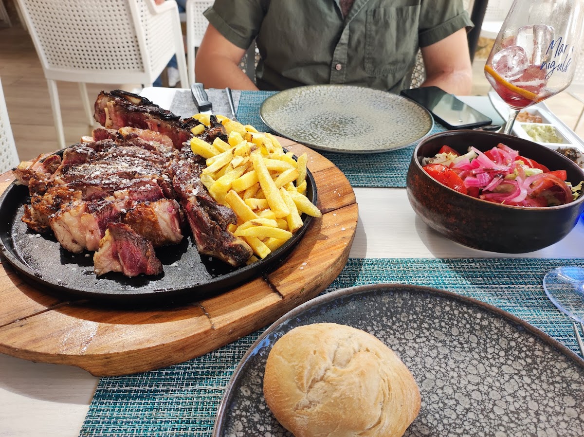 Restaurante Humo - Carnes e Pescados a la Brasa