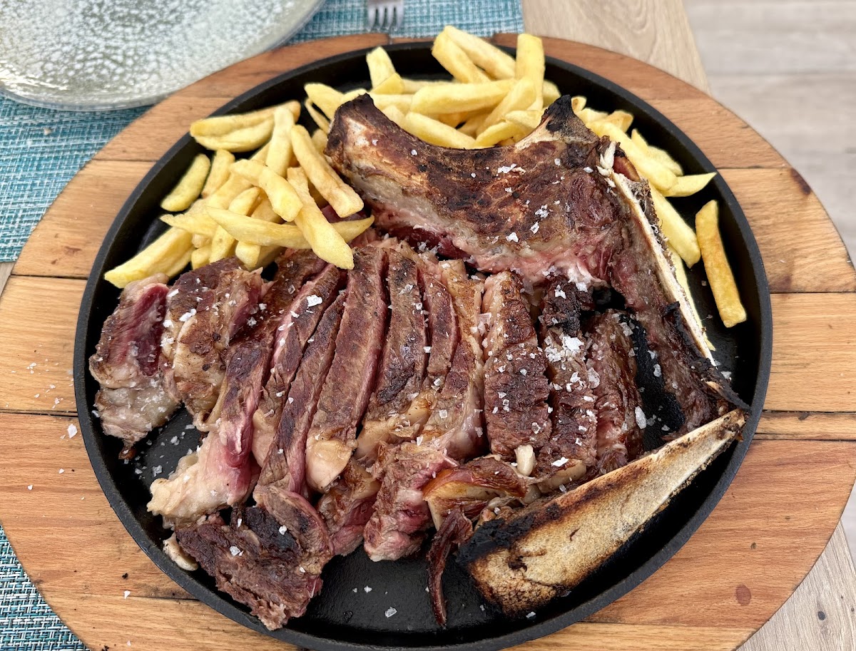 Restaurante Humo - Carnes e Pescados a la Brasa