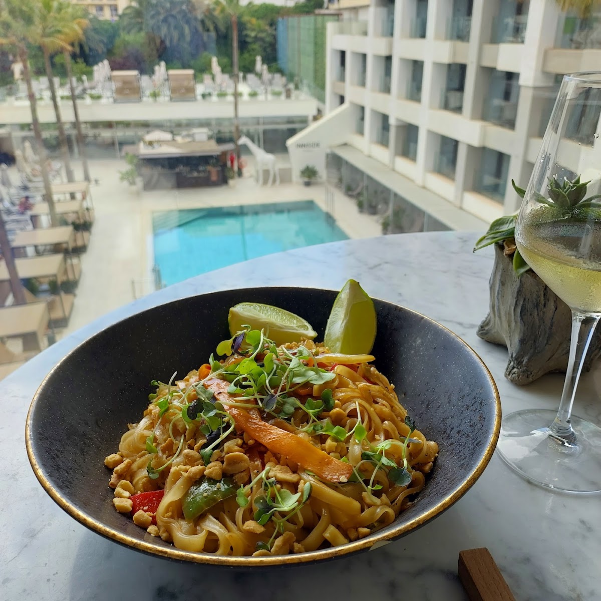 SYNDEO Lounge & Restaurant