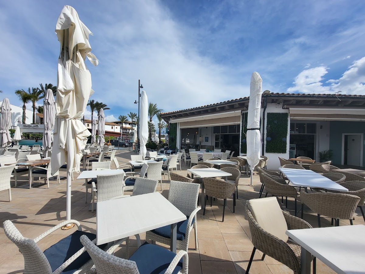 AQUA Restaurante | Paellas & Cócteles en Alcudia