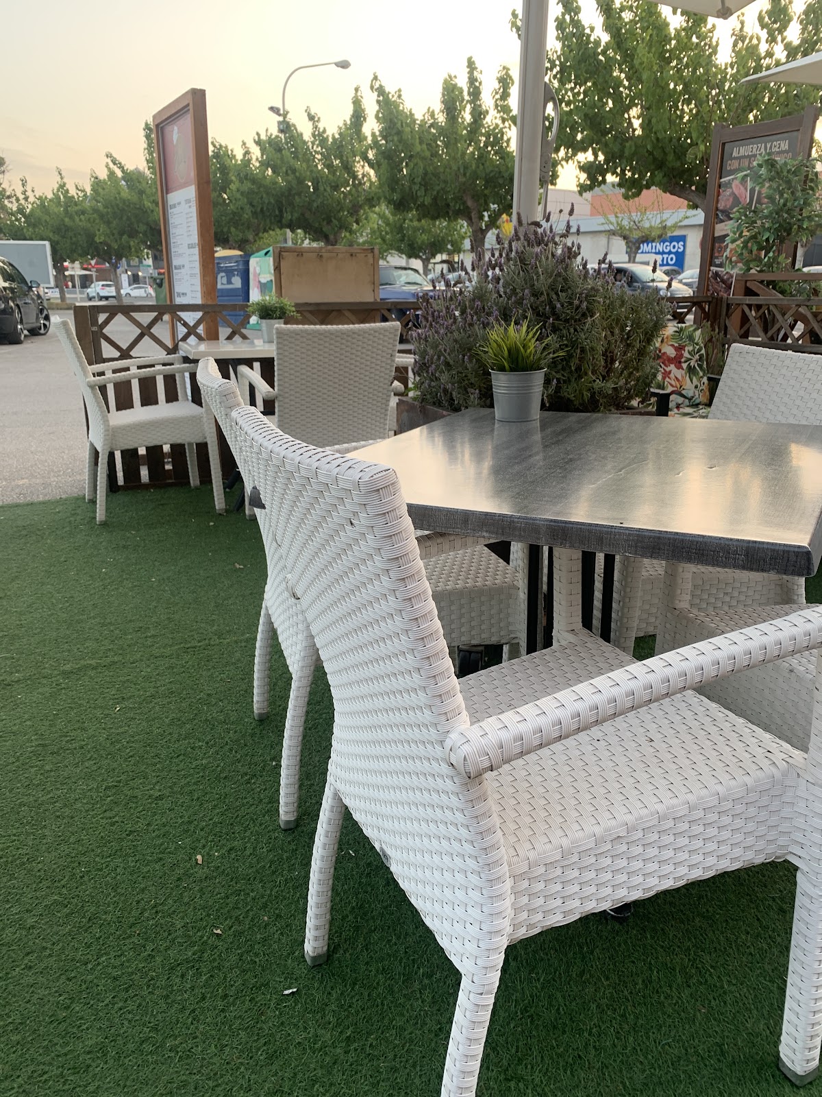 Davy's Food & Drinks I Restaurante - Cafeteria