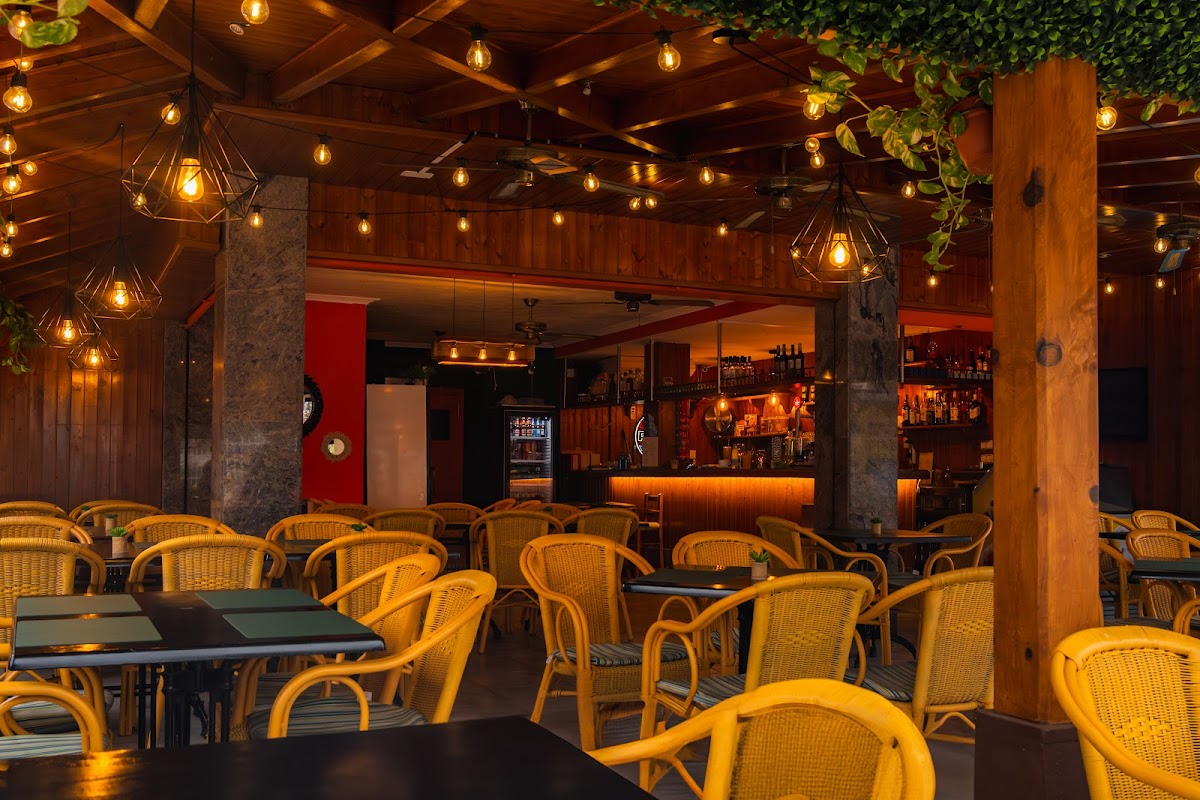 MILTON’S Essen & Cocktails 🍹