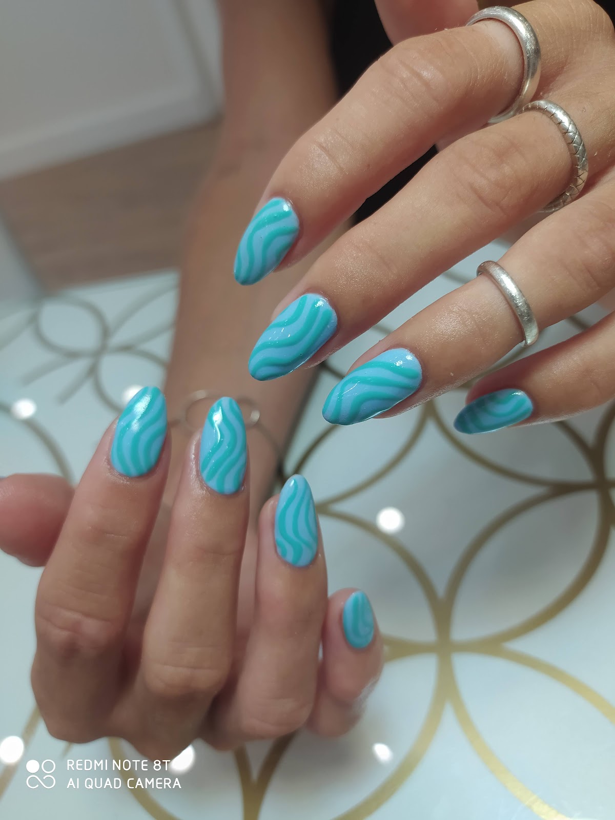 Hello Nails