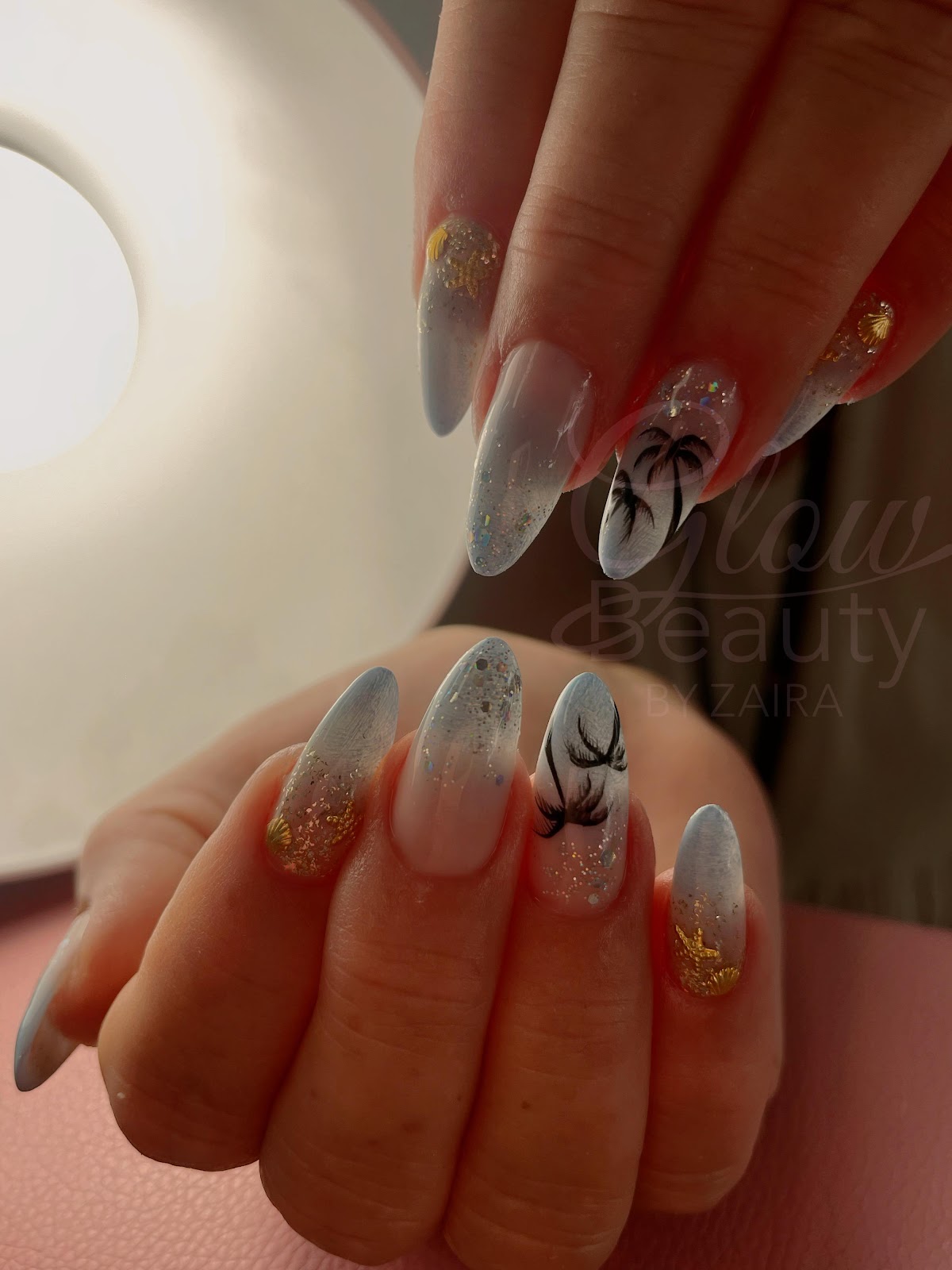 Glow Beauty av Zaira