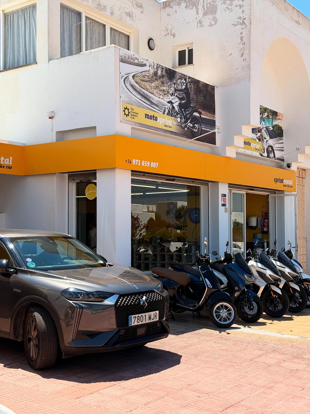 Moto Sprint Car Rental
