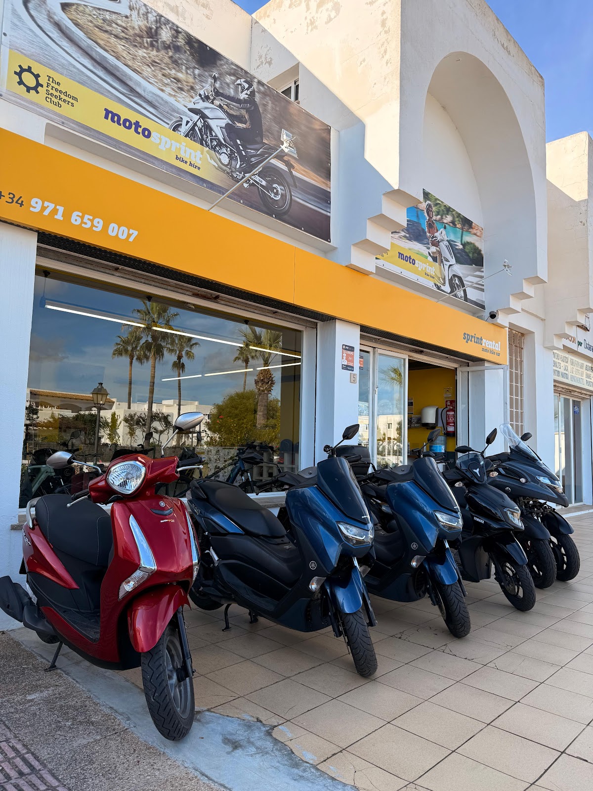 Moto Sprint Car Rental