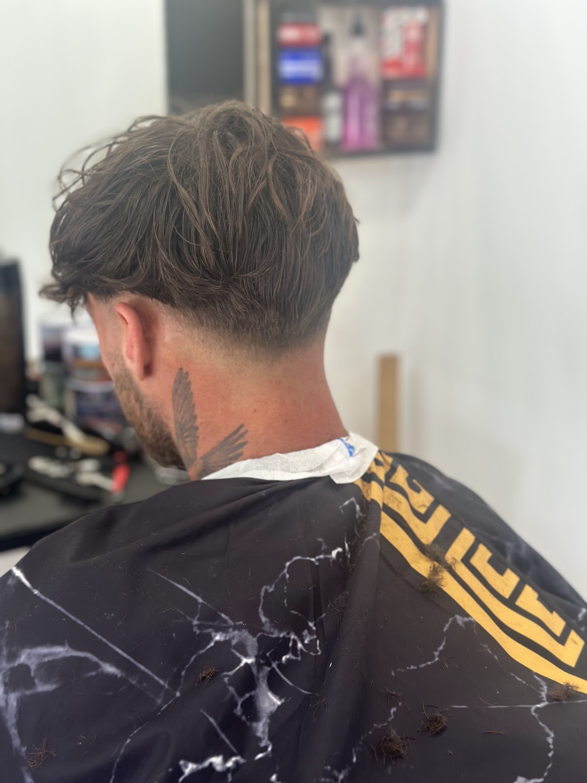 Barber shop Fresh Cutz