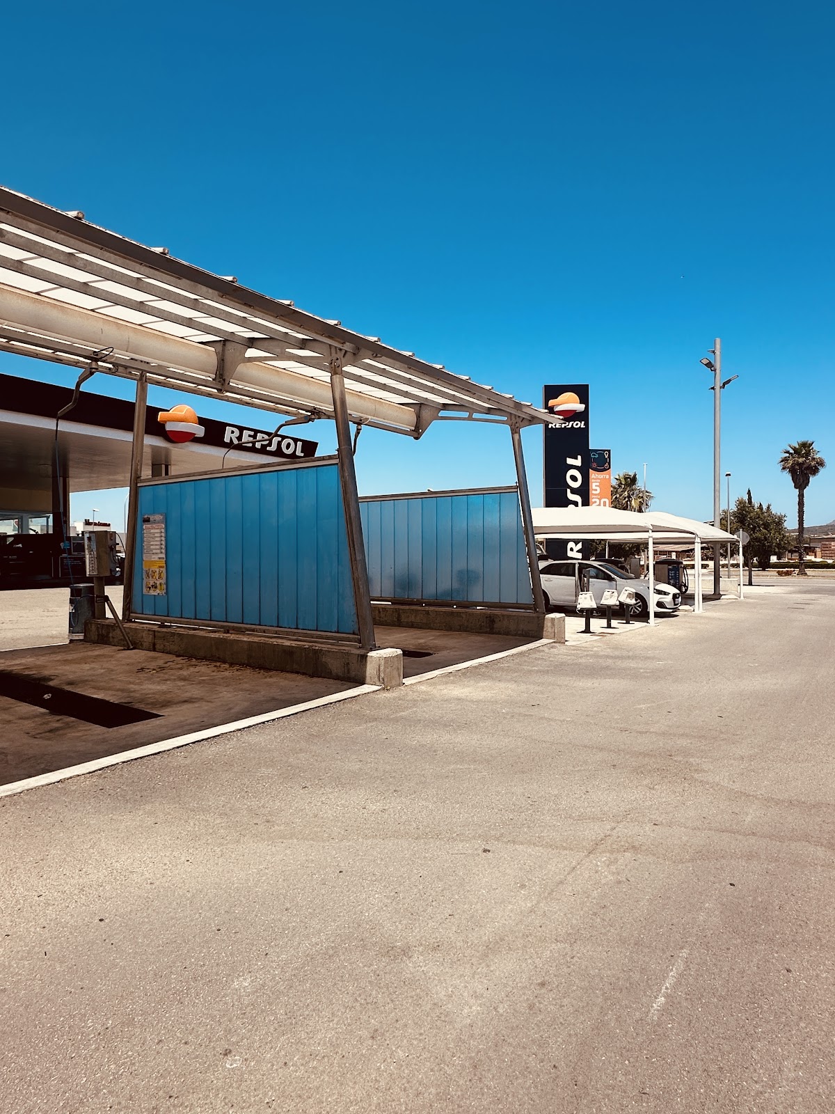 Repsol Bensinstation februari