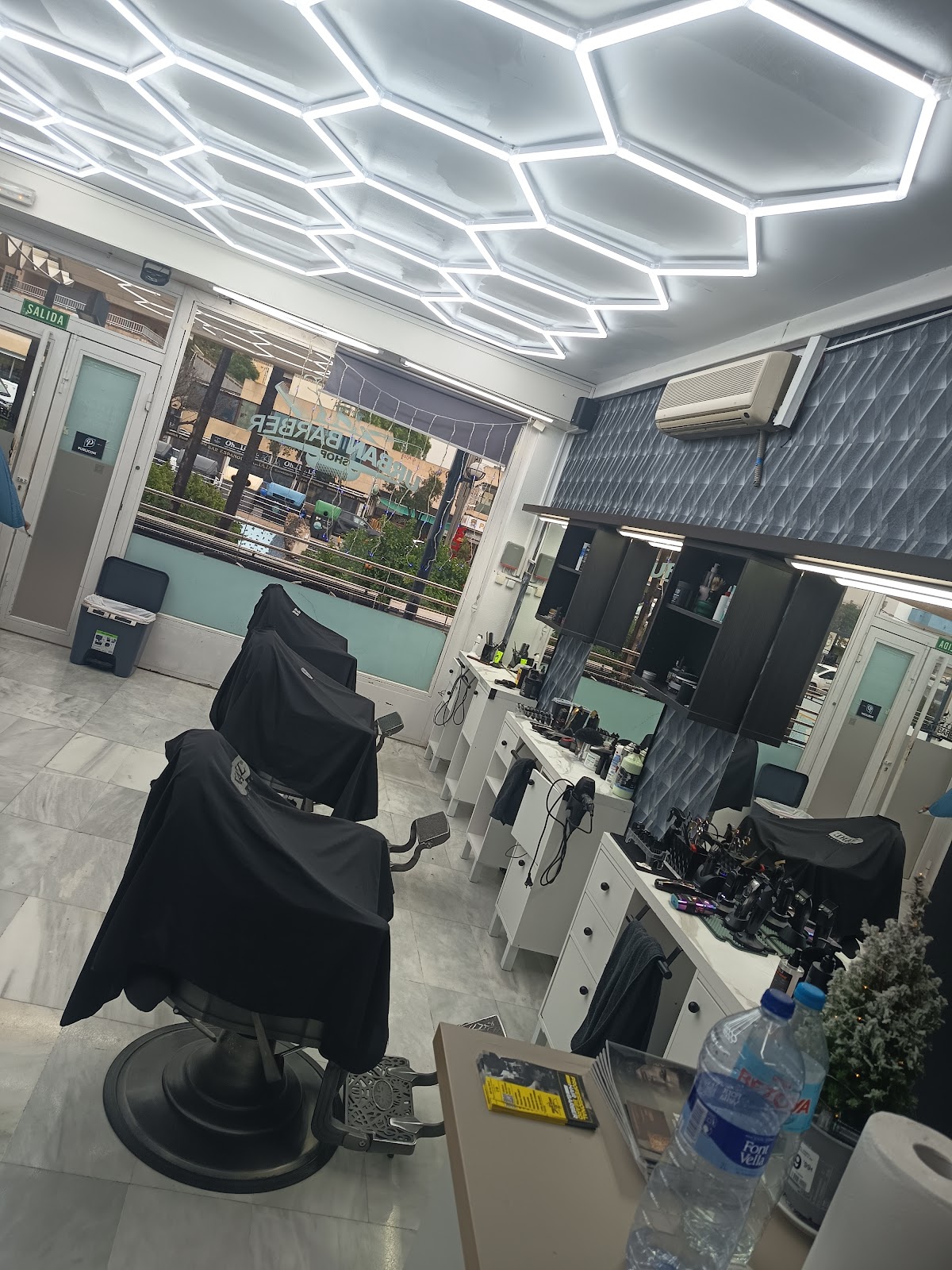 URBAN BARBER SHOP