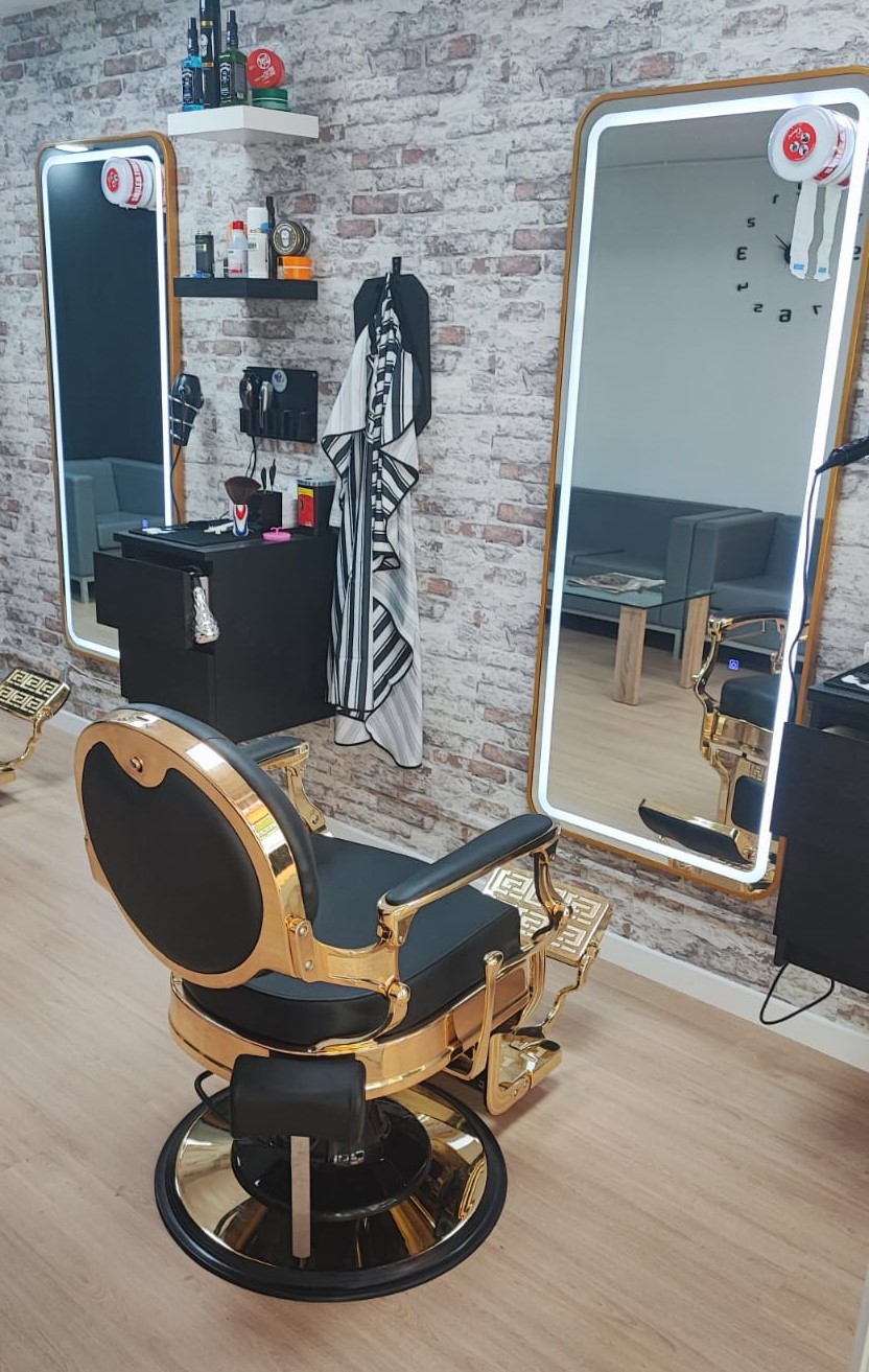 BARBERSHOP LOOK STYLE