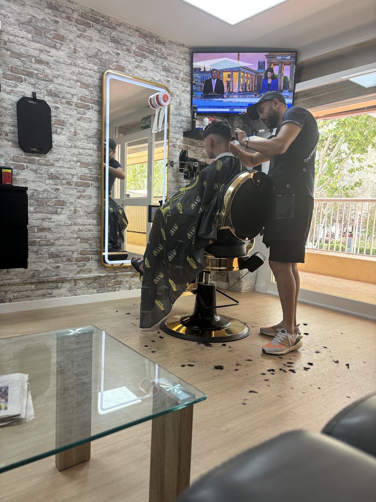BARBERSHOP LOOK STYLE