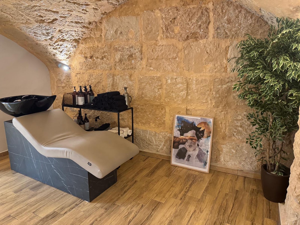 La Barberia Haircuts & Wines (Santa Catalina)