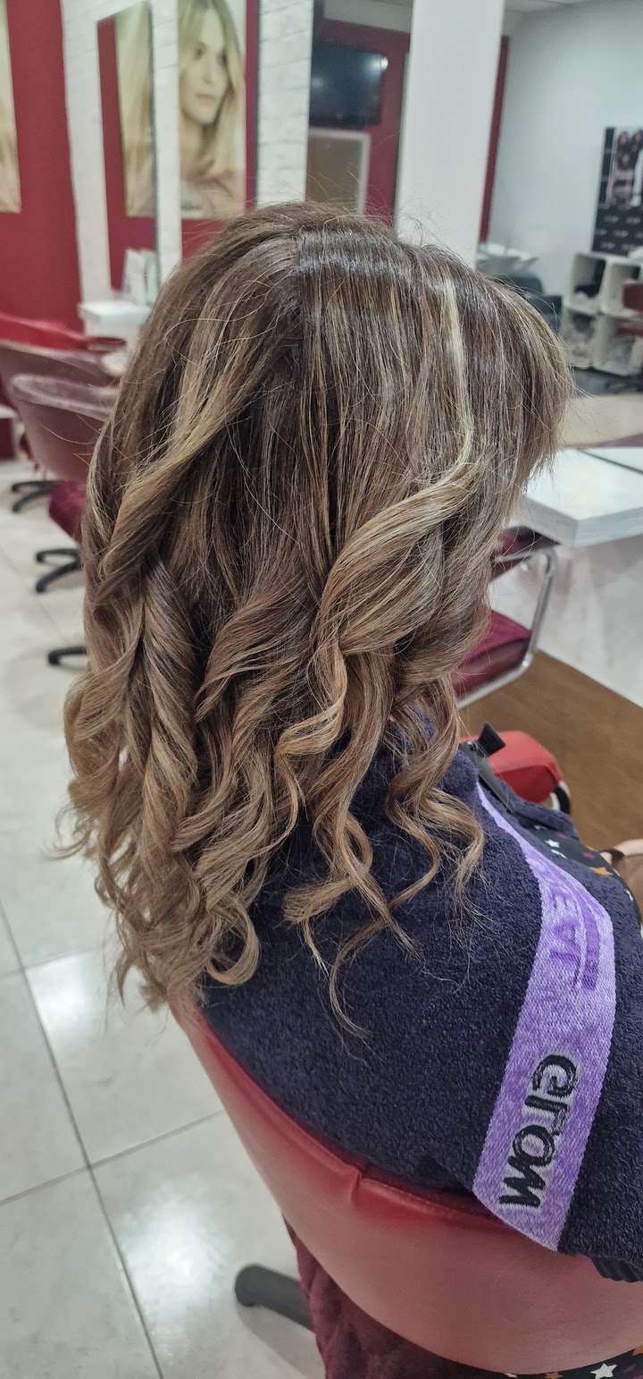 Akademi De Peluqueria Ana Canovas
