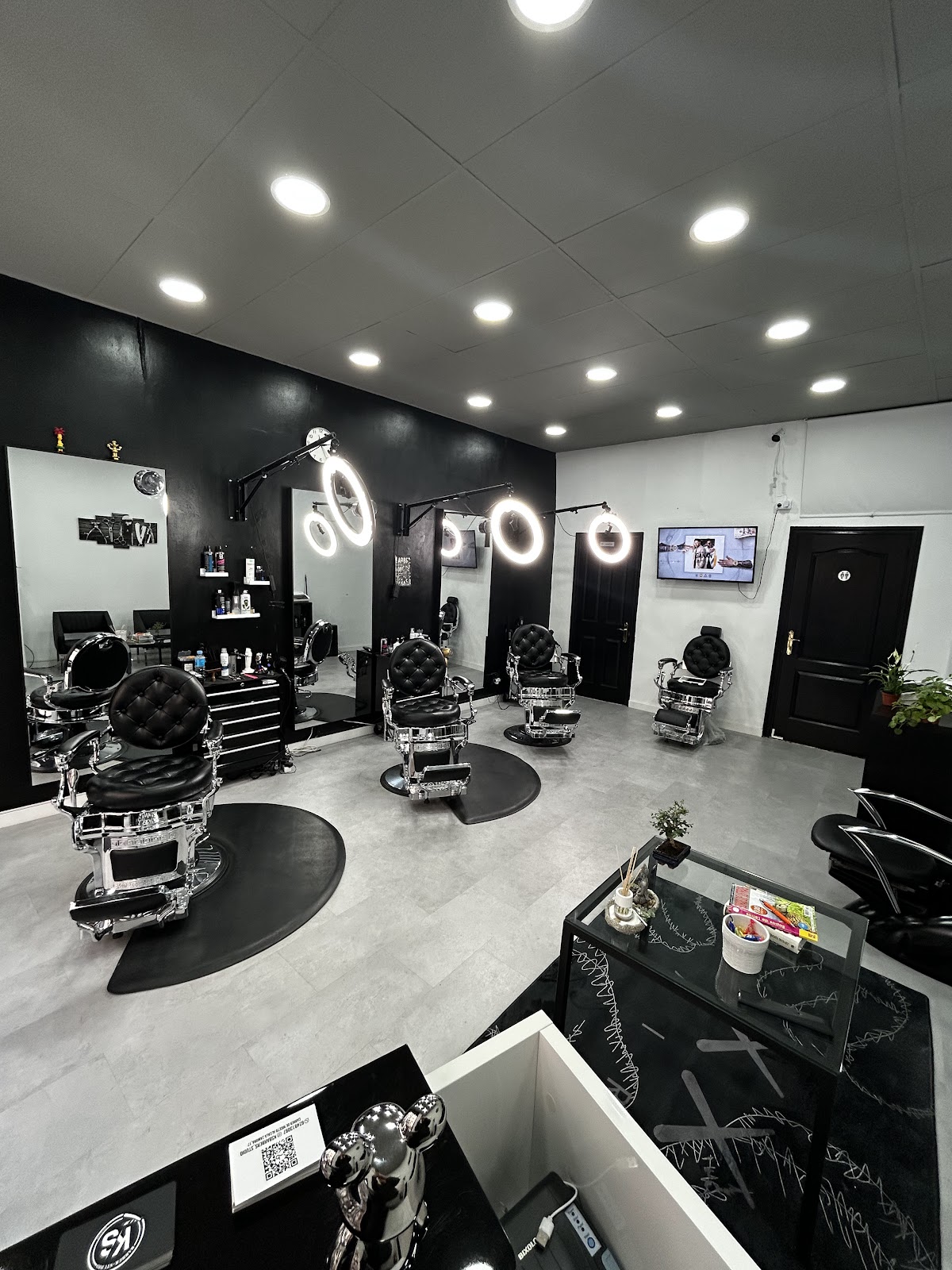 KS BARBER STUDIO