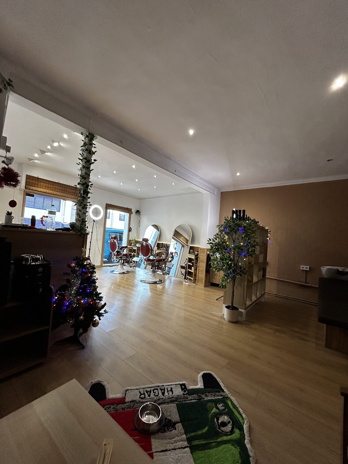 HAGAR BARBERSHOP