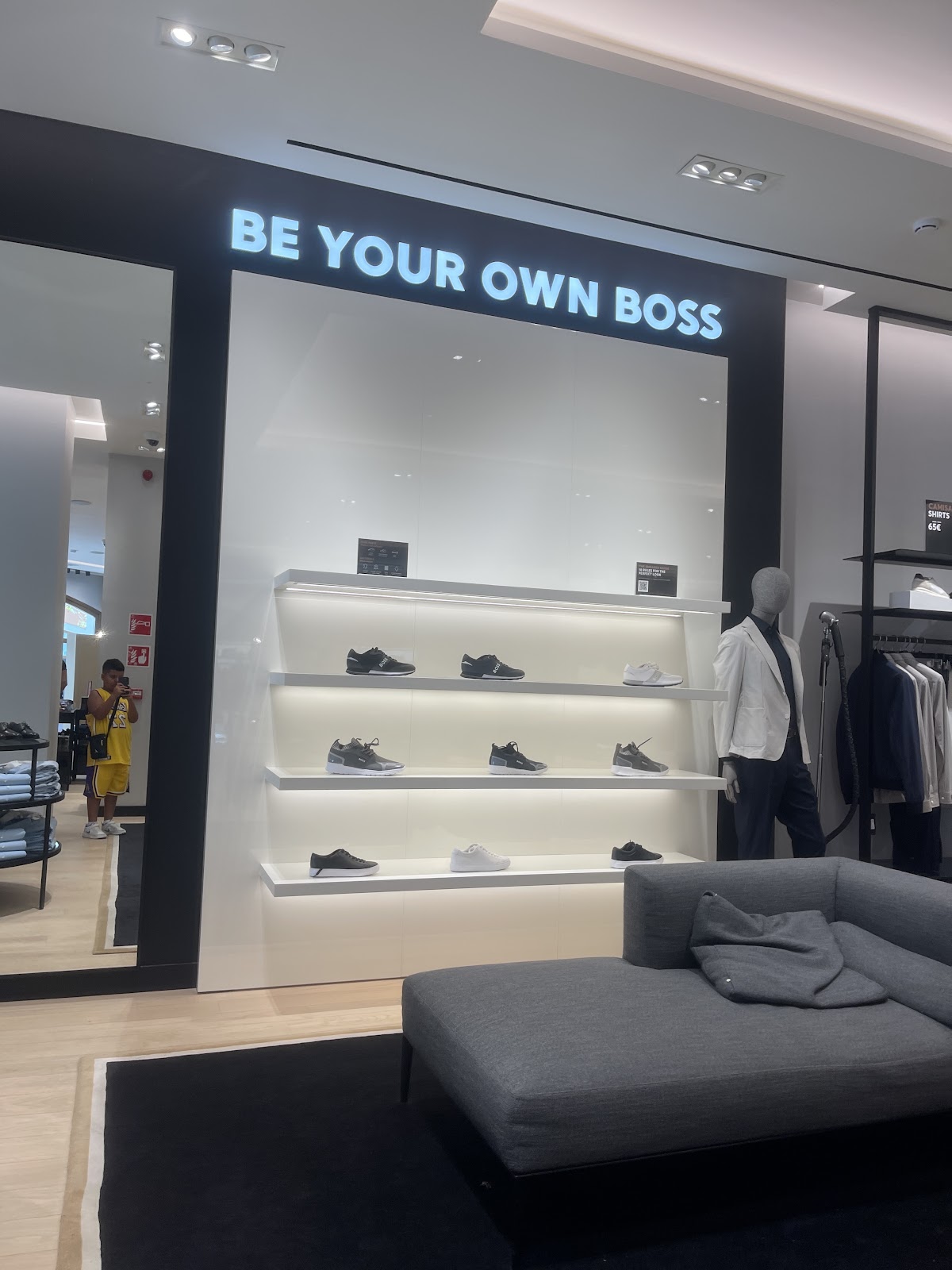 HUGO BOSS OUTLET