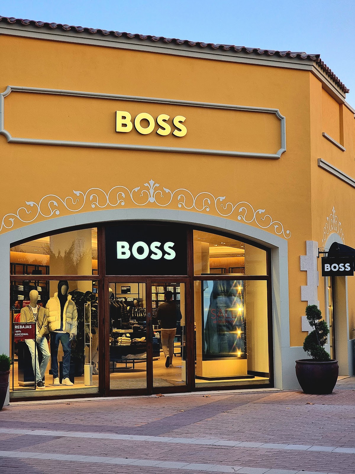 HUGO BOSS OUTLET