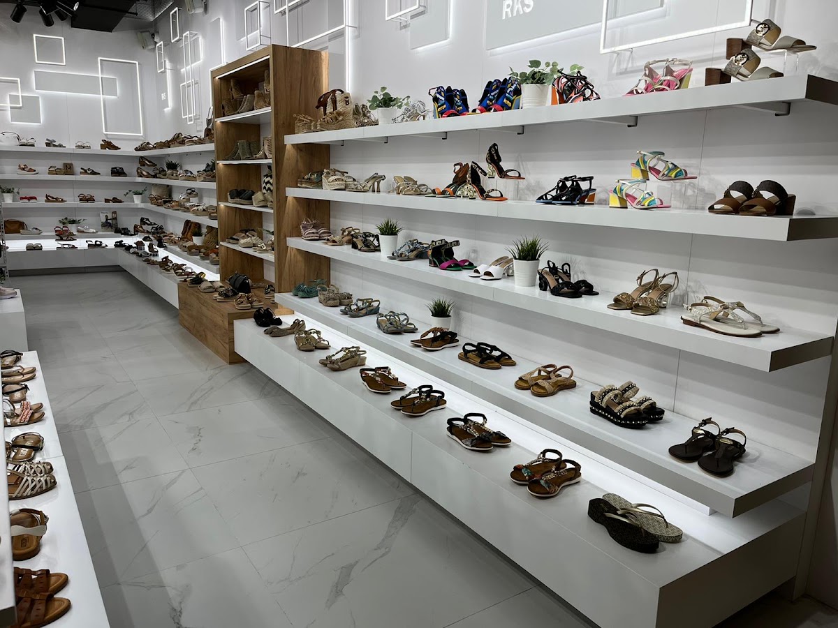 RKS CC PORTO PI Zapatería Mallorca | Schuhgeschäft Islas Baleares