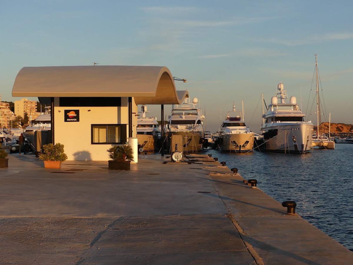 Stazione di Servizio Repsol Puerto Portals