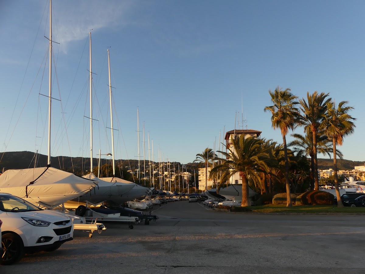 Stazione di Servizio Repsol Puerto Portals