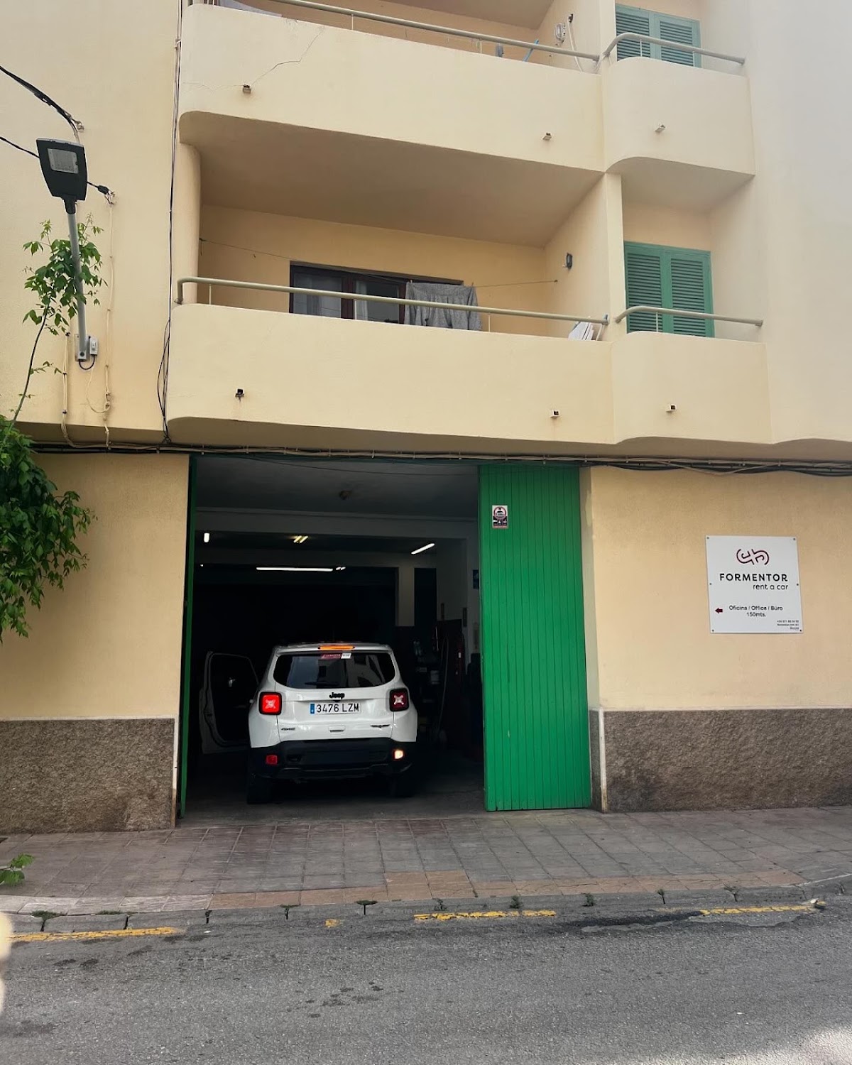 Rent a car Formentor - ( BIL RETURNERING )