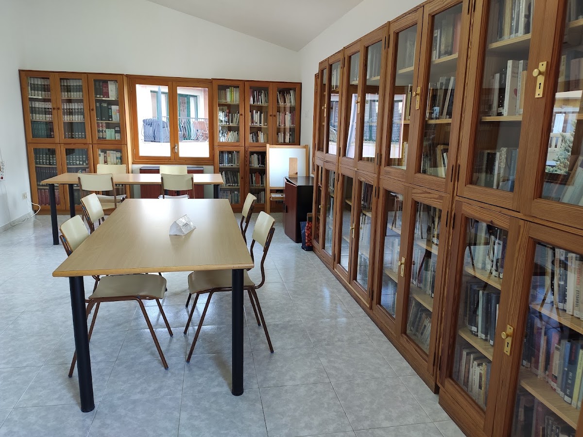 Punt de biblioteca de la Colònia de Sant Pere